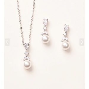 Pearl drop jewelry set for bridesmaids